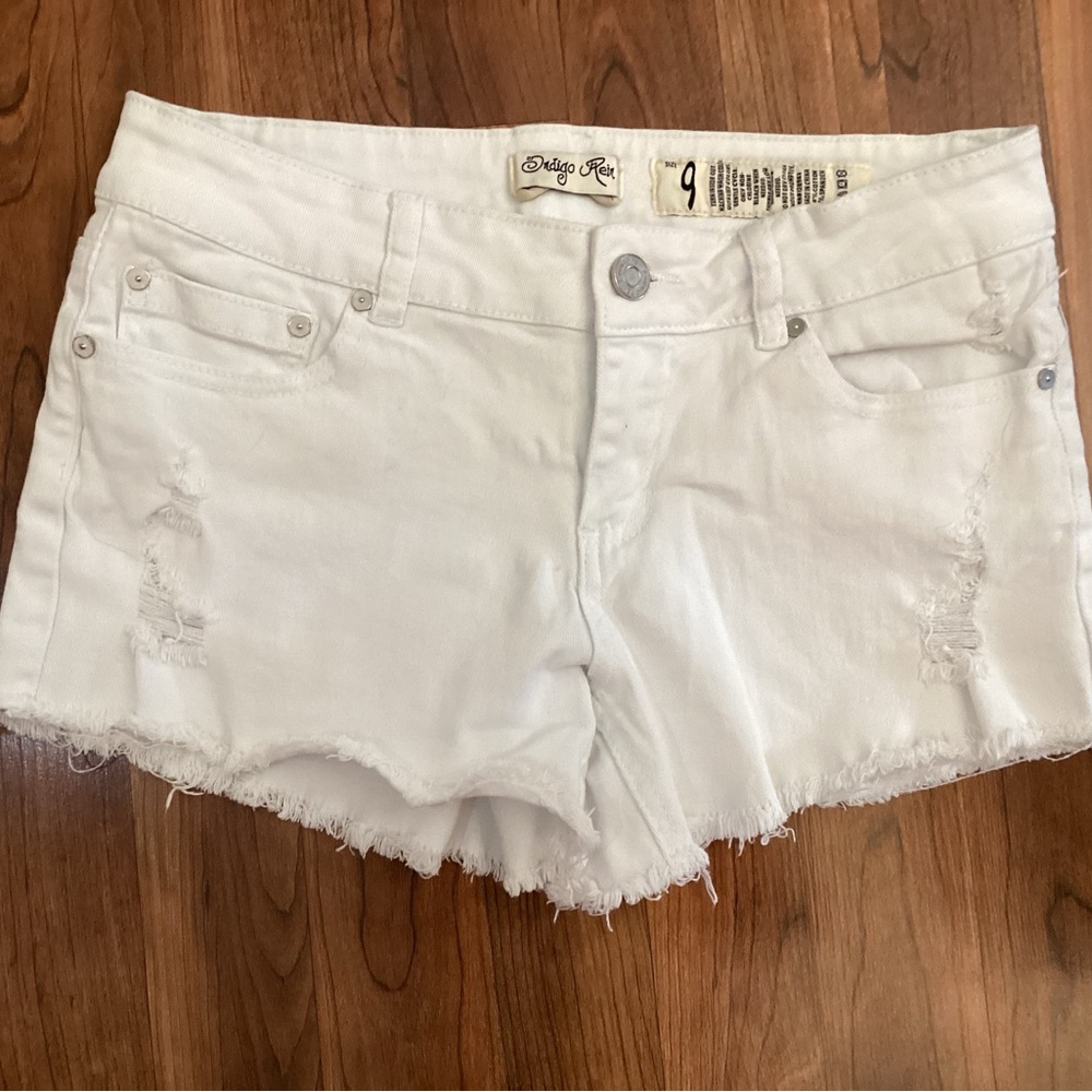 INDIGO REIN DISTRESSED JEAN SHORTS